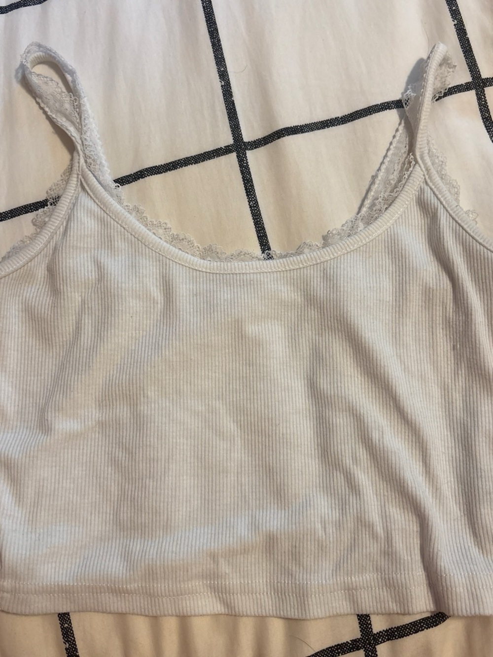 SHEIN White Ribbed Lace Trim Crop Tank